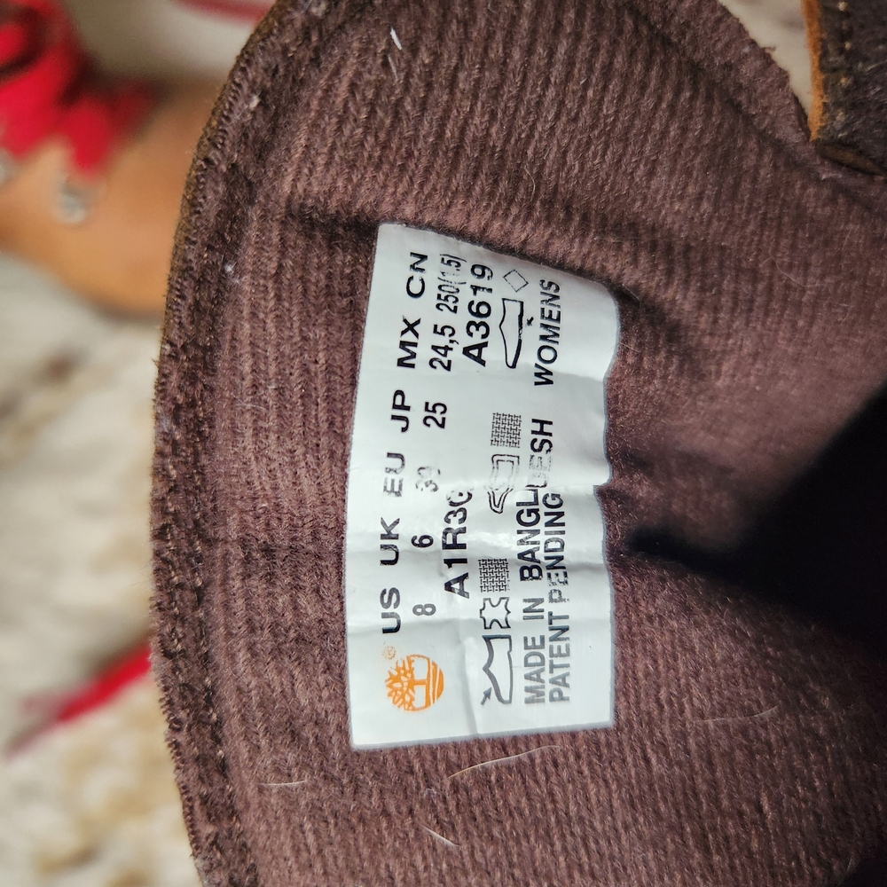 Timberland Brown Leather Boots with Red Laces - Picture 5 of 5